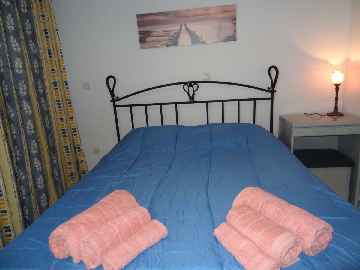 Aura Appartement Kalamáta Buitenkant foto