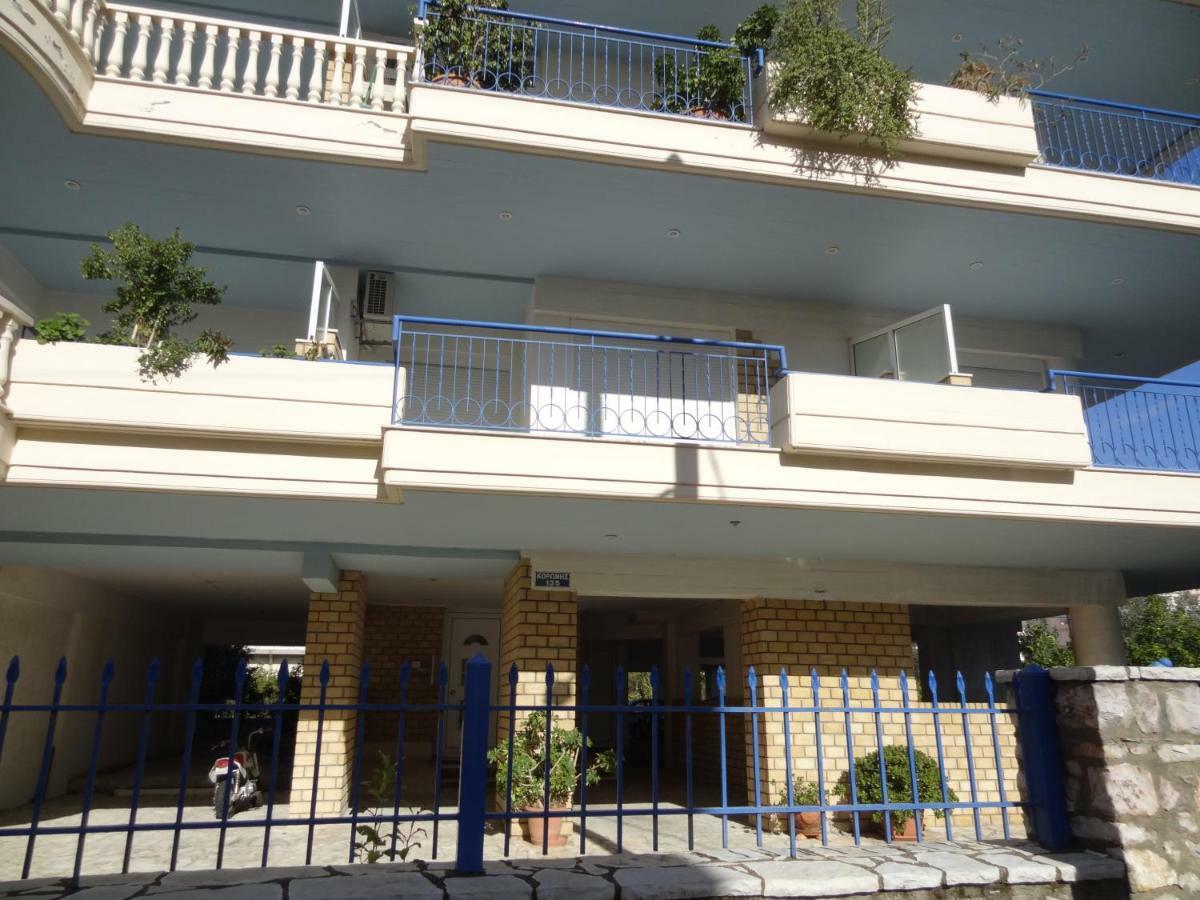 Aura Appartement Kalamáta Buitenkant foto